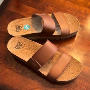 Reef Vista Slide Sandals . Brown leather. New.